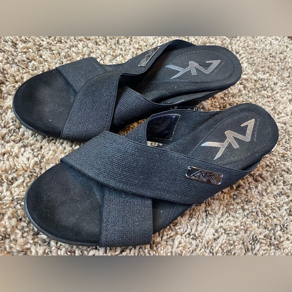 AK Sport Black Wedges - Picture 1 of 4
